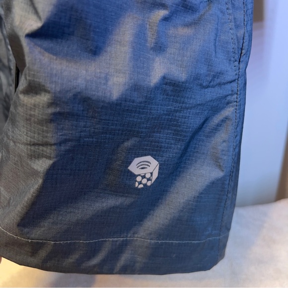 Mountain Hardware 3/4 rain jacket in super condition!!!! - Picture 12 of 15